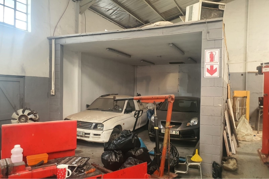 Commercial Property for Sale in Sidwell Eastern Cape
